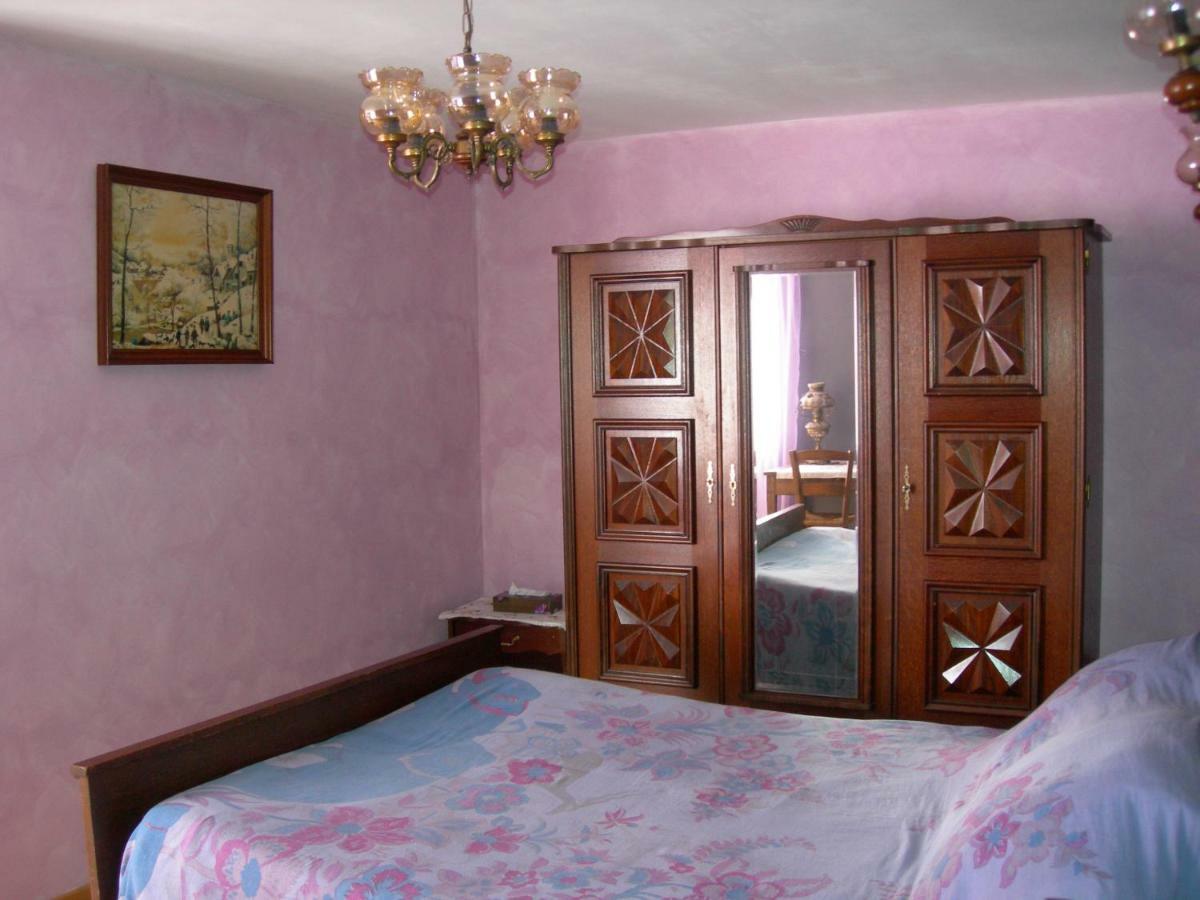 Sous La Glycine Bed & Breakfast Mielan Bagian luar foto