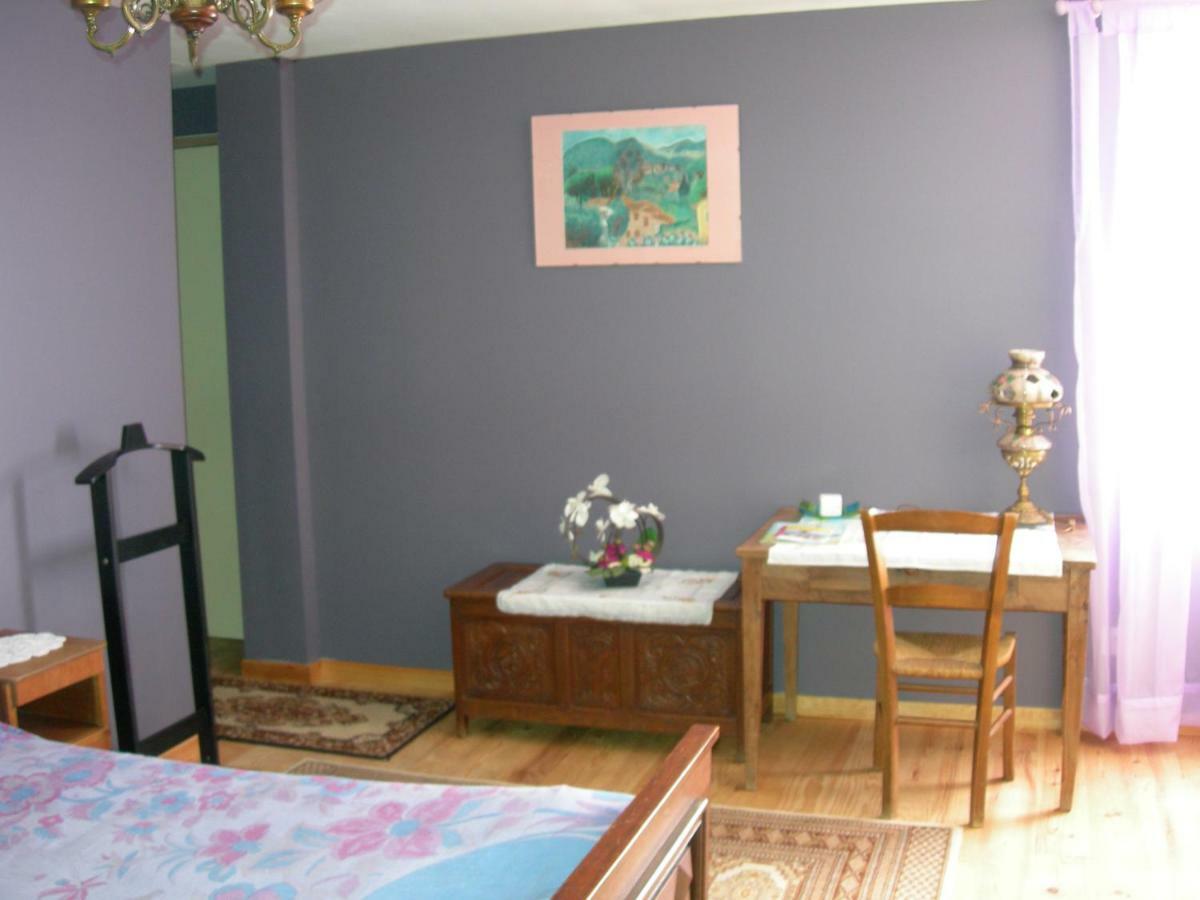 Sous La Glycine Bed & Breakfast Mielan Bagian luar foto