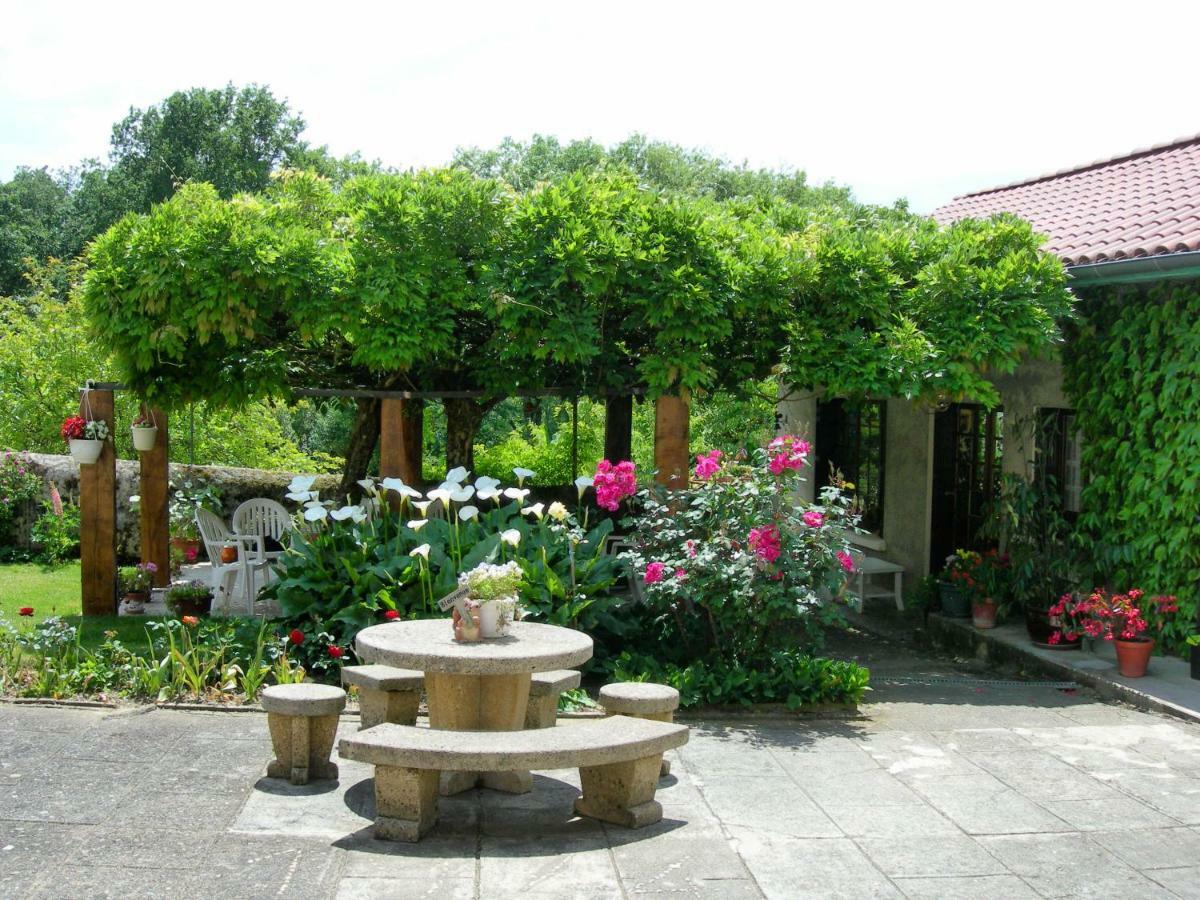 Sous La Glycine Bed & Breakfast Mielan Bagian luar foto