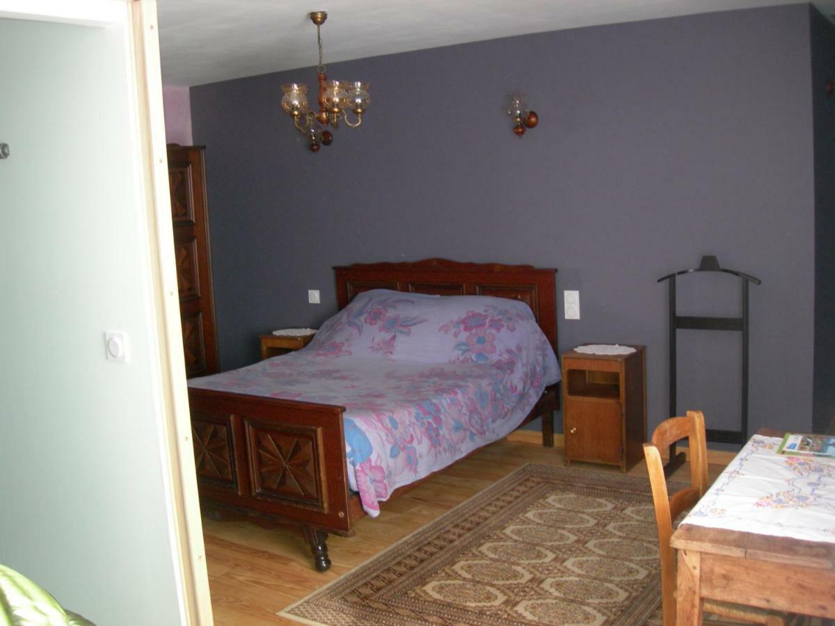 Sous La Glycine Bed & Breakfast Mielan Bagian luar foto