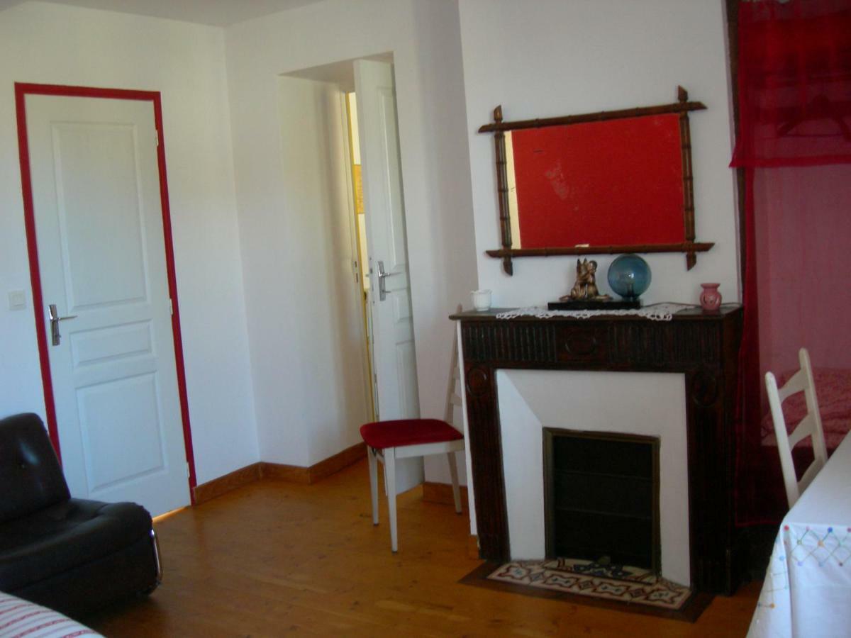 Sous La Glycine Bed & Breakfast Mielan Bagian luar foto