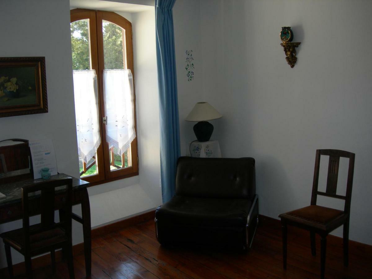 Sous La Glycine Bed & Breakfast Mielan Bagian luar foto