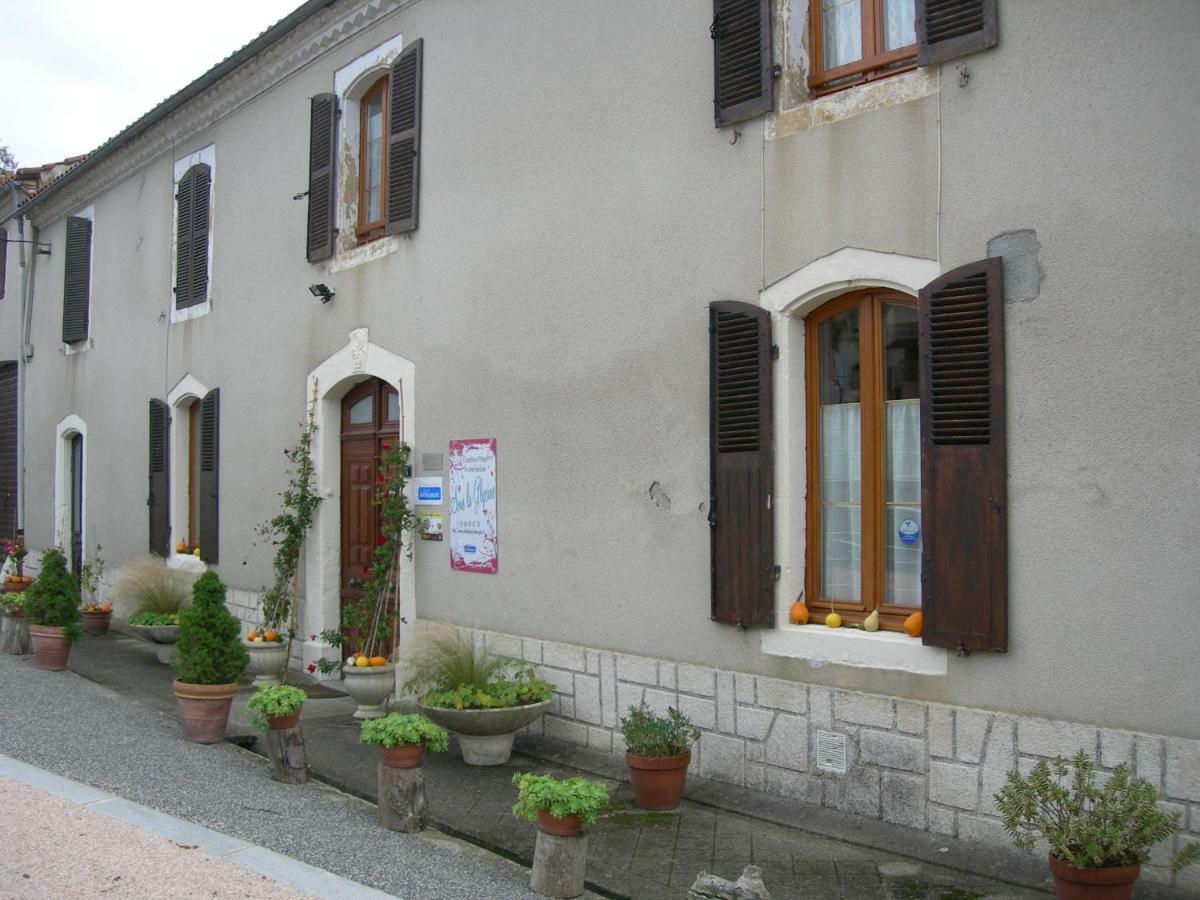 Sous La Glycine Bed & Breakfast Mielan Bagian luar foto