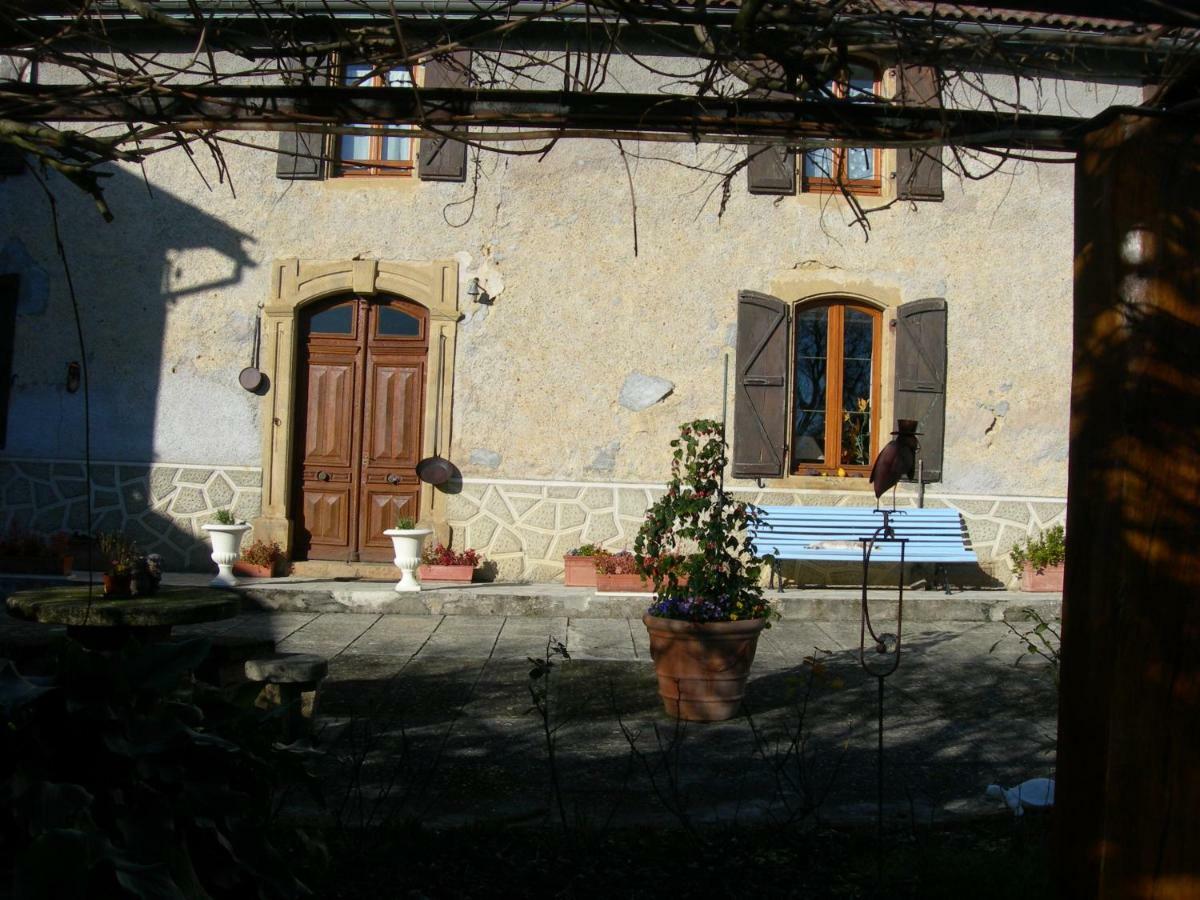 Sous La Glycine Bed & Breakfast Mielan Bagian luar foto